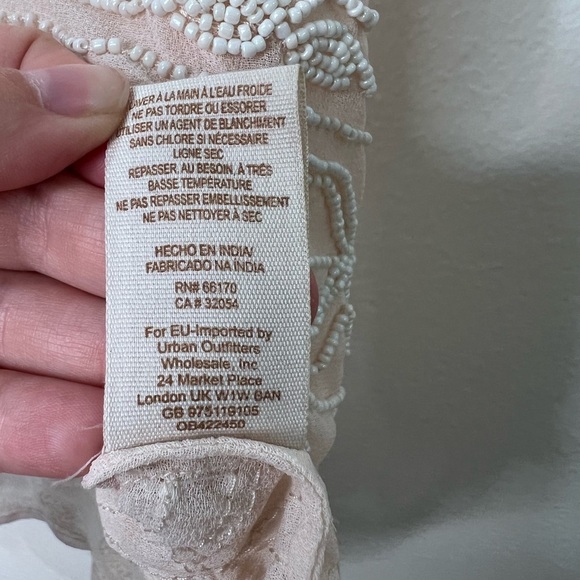 Elegant Pink Sleeveless Top - Picture 12 of 13